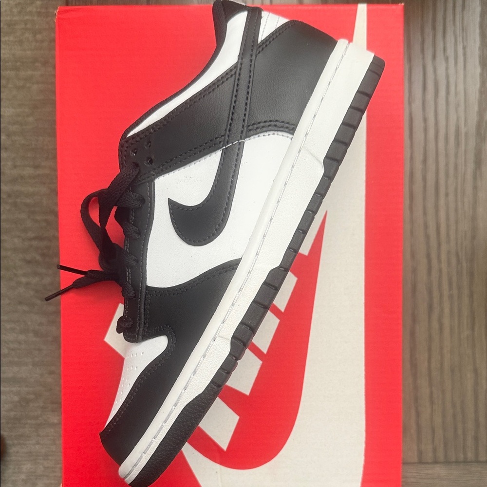 Nike Classic Black and White Low-Tops